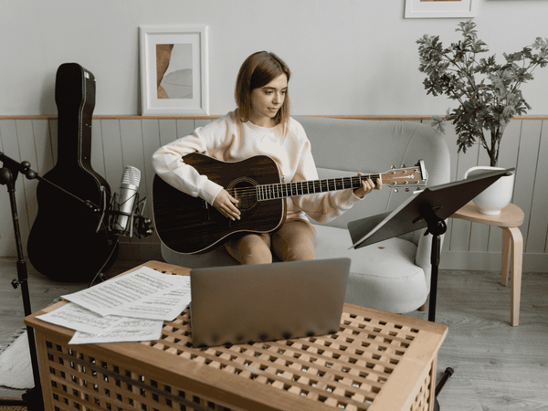 Capture Guitar Audio: Best USB and XLR Mics for Recording Music