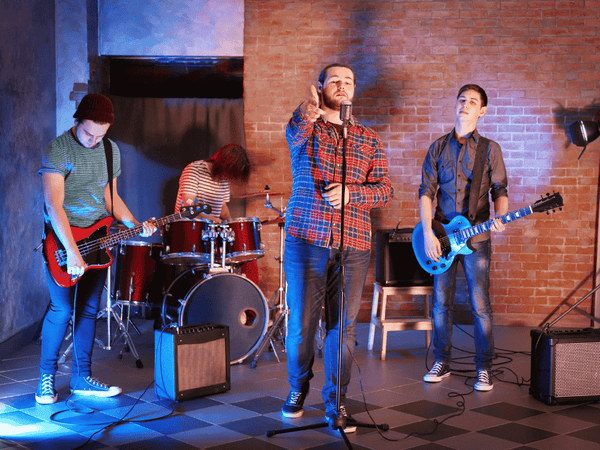 Why a Condenser Microphone is a Top Choice for Studio & Radio Use