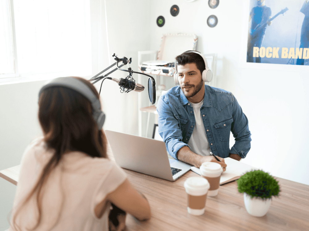 USB vs XLR vs Wireless: Best Mic Type for Podcasting in 2025