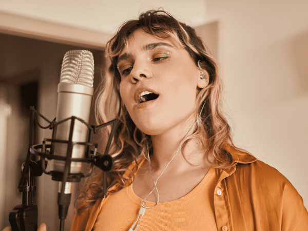 USB vs XLR Mics: How to Record Vocals & Stand Out on TikTok