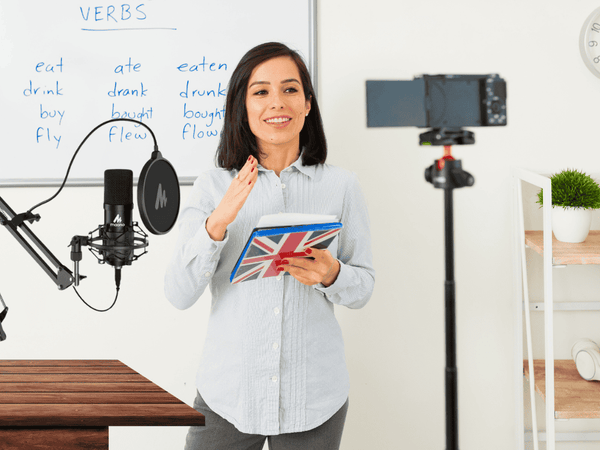 Maono A04: Best Cardioid Studio Mic for Online Teaching & Reading