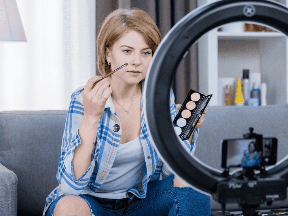 Makeup Vlogs That Pop: Tips & Wireless Microphone Must-Have