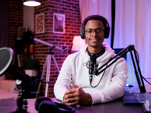 Mic Stands Explained: Types, Features & Tips for Choosing the Best