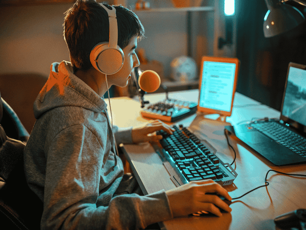 Maximizing Your Livestreaming: XLR Microphones, Mixers, and Pro Tips