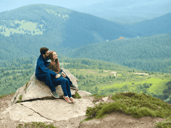 Wireless Microphone Benefits & Communication Perks of Travelling