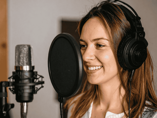 Voice Over Jobs in 2025: Tools, Platforms, Rates & Pro Tips