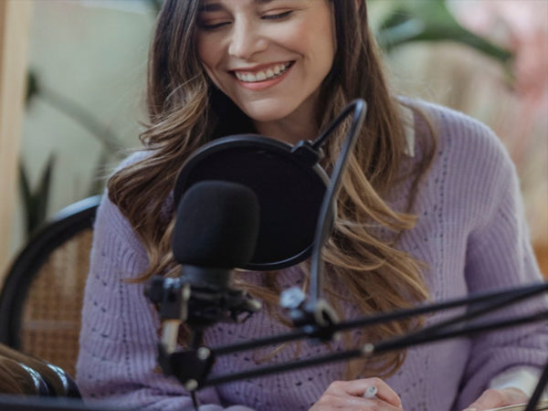 A Guide to Podcasting: Top Podcasts, Tools & Relevant, Expert Tips