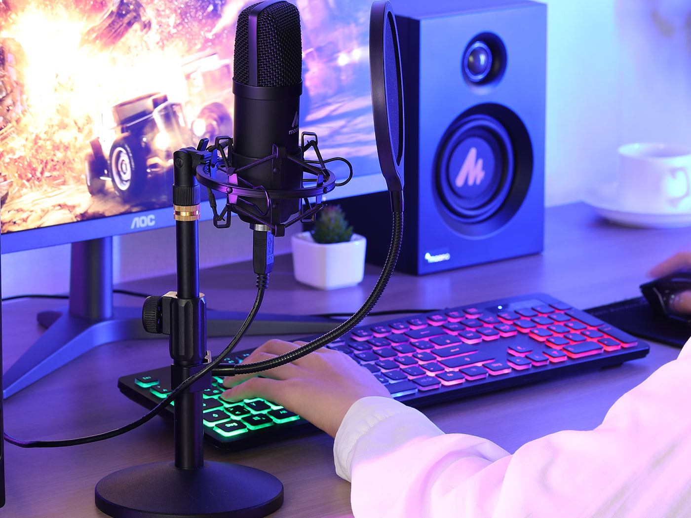 A streamer using the best, cheaBest USB Microphone Under 100 – Budget Picks for Quality Sound p USB microphone under $200