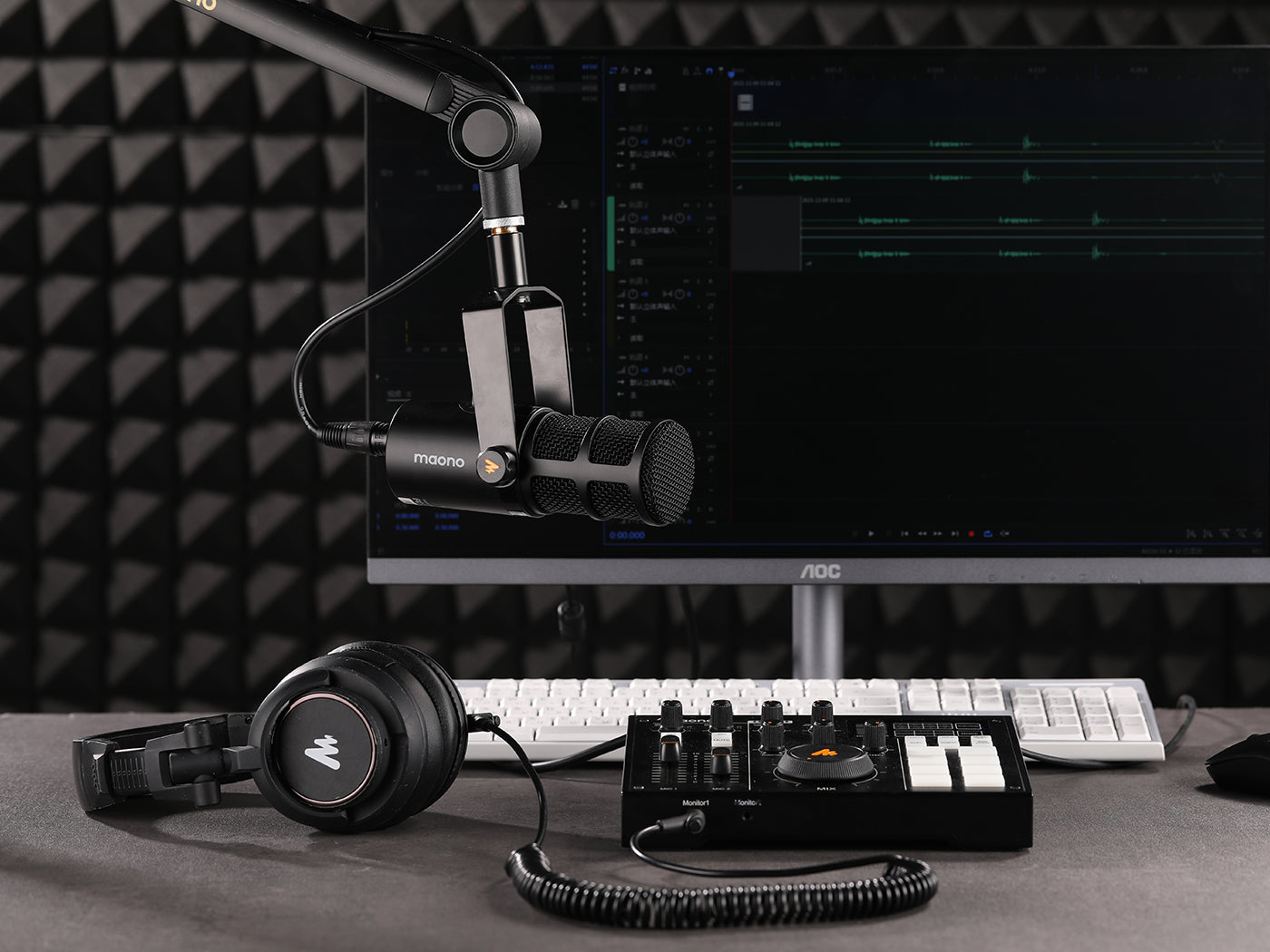dynamic xlr mic & condenser mic comparison