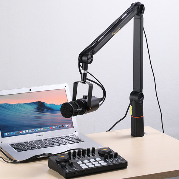 Set micro studio avec micro USB noir et bras de table